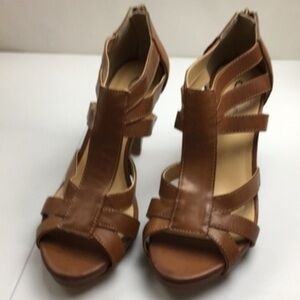 By CL  LAUNDRY ladies shoe 9M